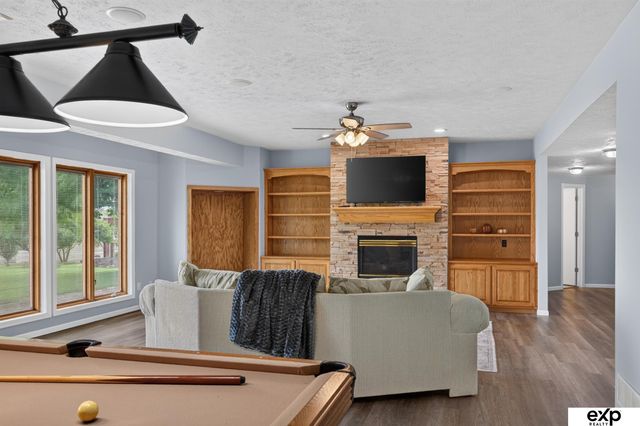 17403 Laquinta Circle, Omaha, NE 68136