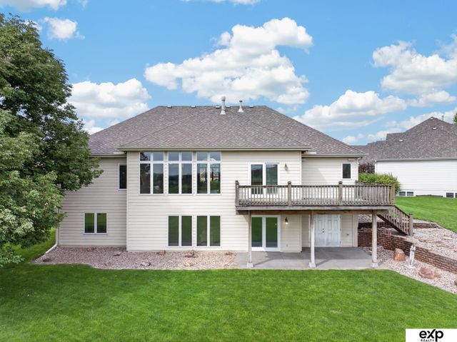 17403 Laquinta Circle, Omaha, NE 68136