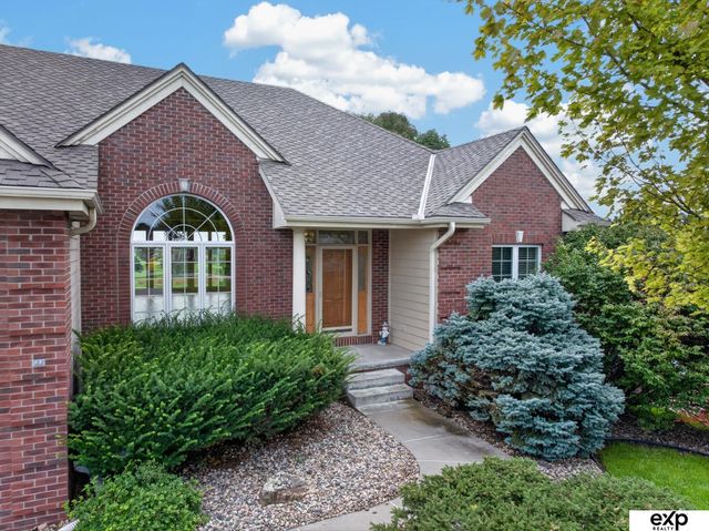 17403 Laquinta Circle, Omaha, NE 68136