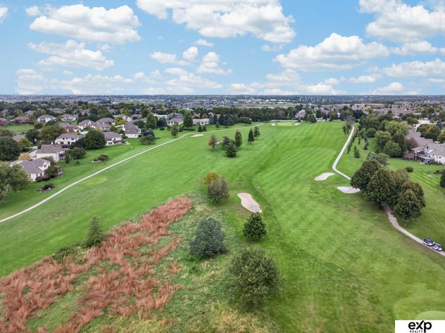 17403 Laquinta Circle, Omaha, NE 68136
