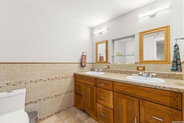 249 Signal Hill Rd, Seguin, TX 78155