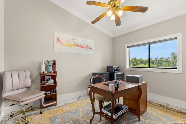 249 Signal Hill Rd, Seguin, TX 78155