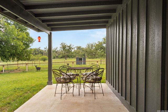 249 Signal Hill Rd, Seguin, TX 78155