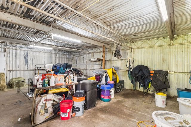 249 Signal Hill Rd, Seguin, TX 78155