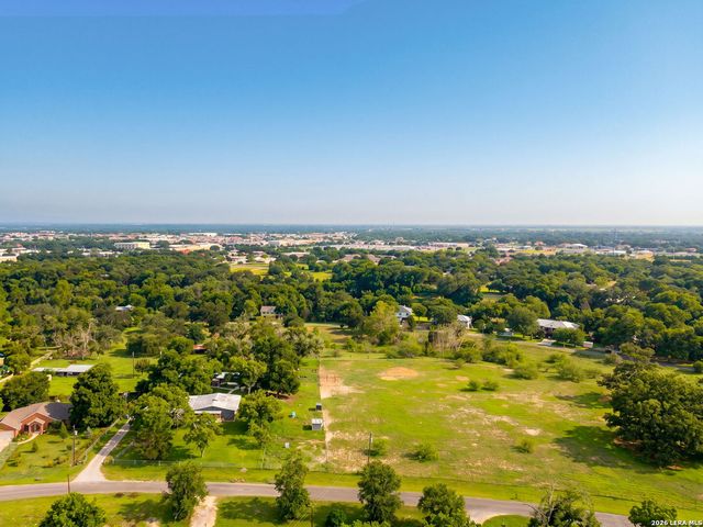 249 Signal Hill Rd, Seguin, TX 78155