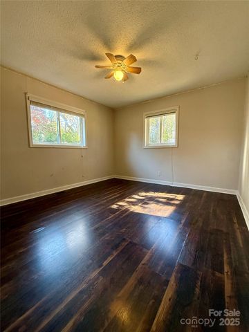 302 W Carroll Street, Cherryville, NC 28021