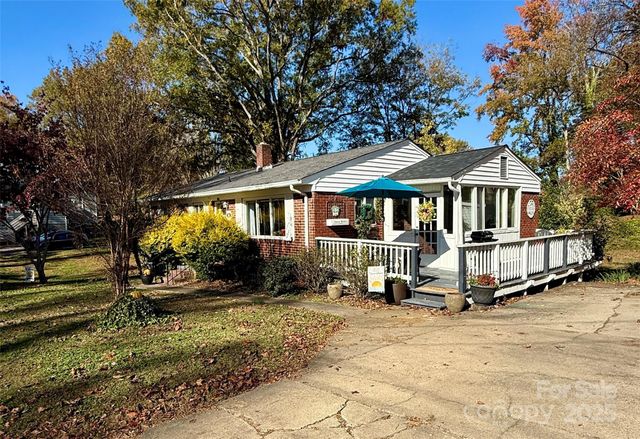 302 W Carroll Street, Cherryville, NC 28021