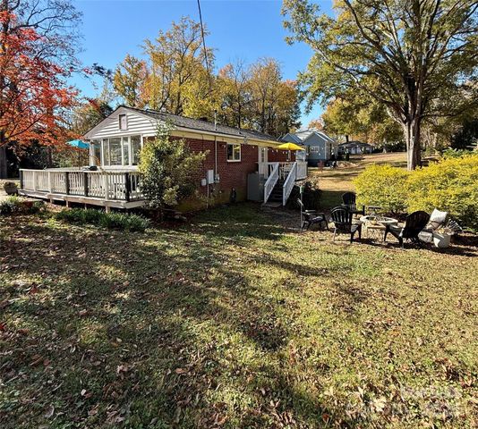 302 W Carroll Street, Cherryville, NC 28021