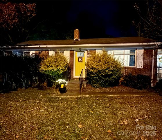 302 W Carroll Street, Cherryville, NC 28021