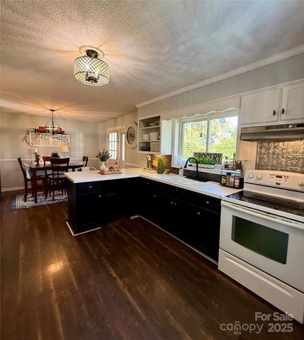 302 W Carroll Street, Cherryville, NC 28021