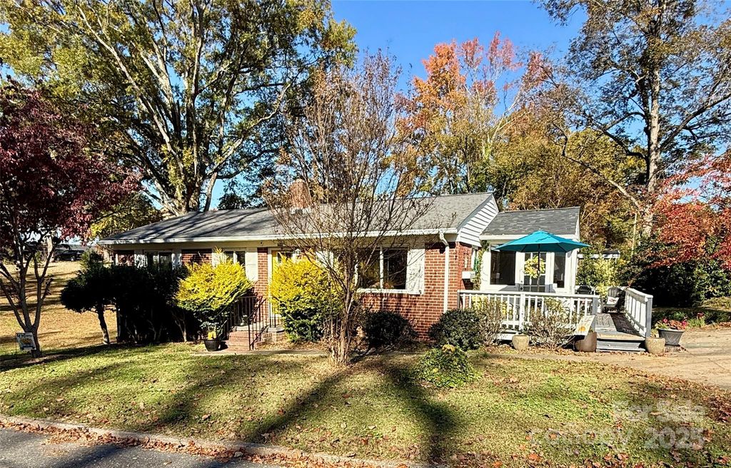 302 W Carroll Street, Cherryville, NC 28021