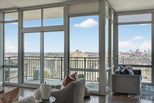 4909 Laclede Avenue 2103, St Louis, MO 63108