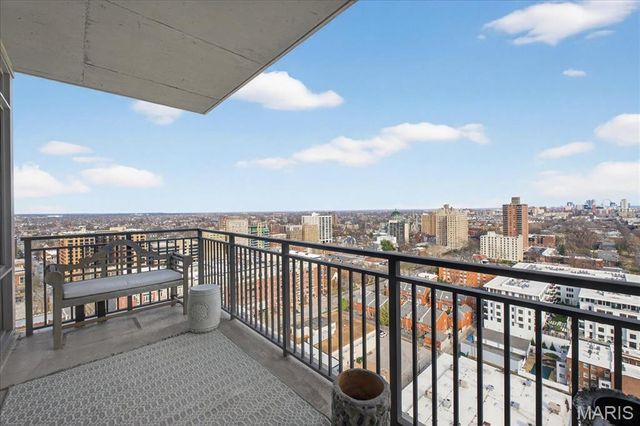 4909 Laclede Avenue 2103, St Louis, MO 63108