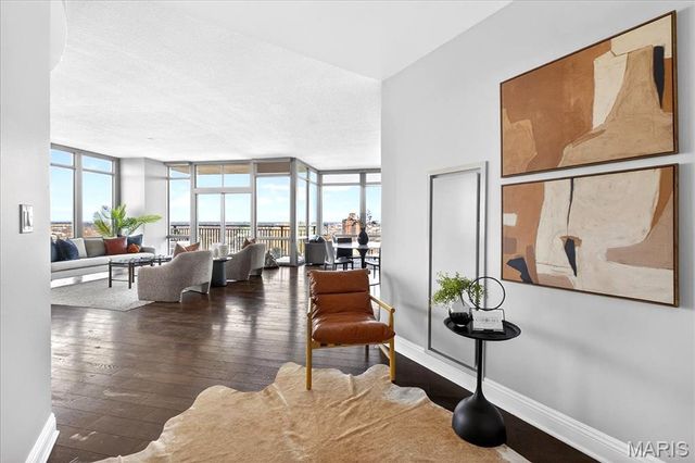 4909 Laclede Avenue 2103, St Louis, MO 63108