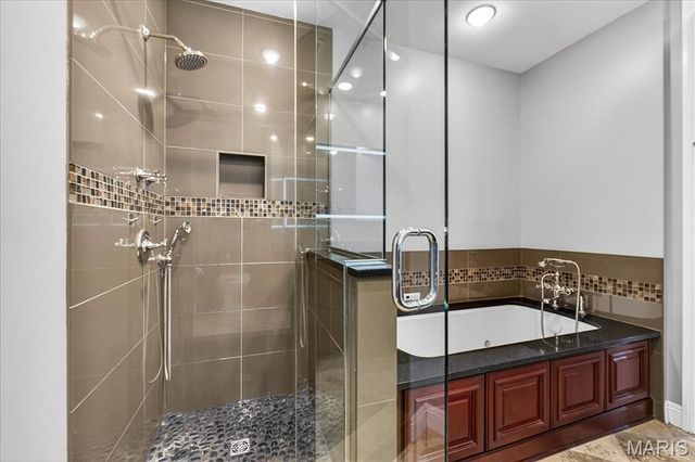 4909 Laclede Avenue 2103, St Louis, MO 63108