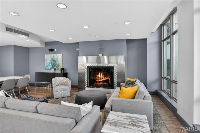 4909 Laclede Avenue 2103, St Louis, MO 63108