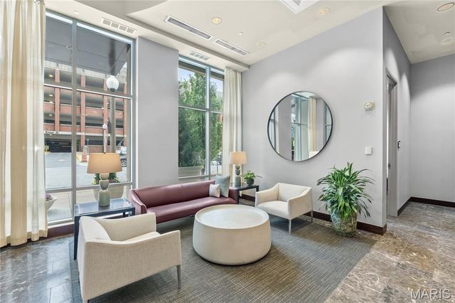 4909 Laclede Avenue 2103, St Louis, MO 63108