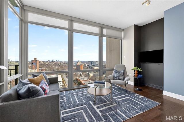 4909 Laclede Avenue 2103, St Louis, MO 63108