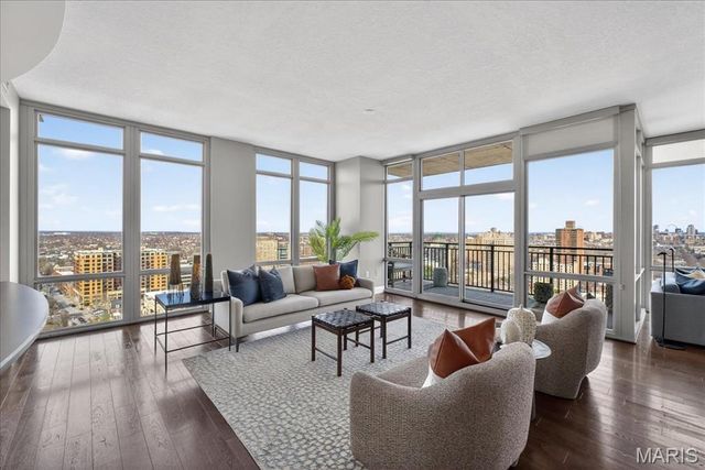 4909 Laclede Avenue 2103, St Louis, MO 63108