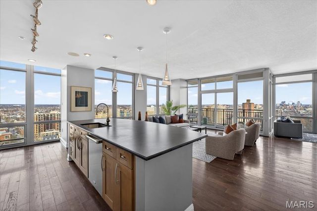 4909 Laclede Avenue 2103, St Louis, MO 63108