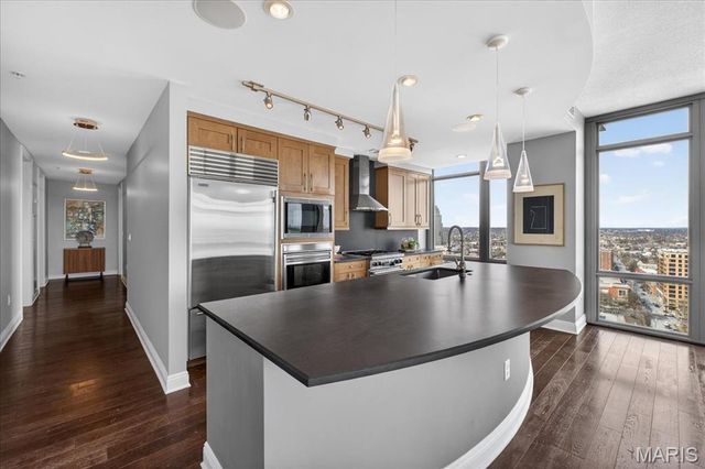 4909 Laclede Avenue 2103, St Louis, MO 63108