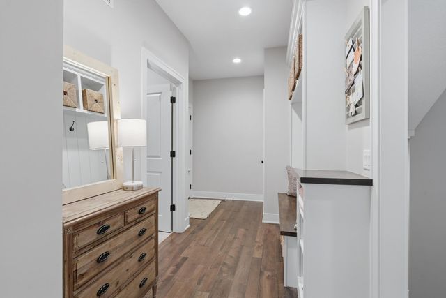 6925 Grover Station, Bettendorf, IA 52722
