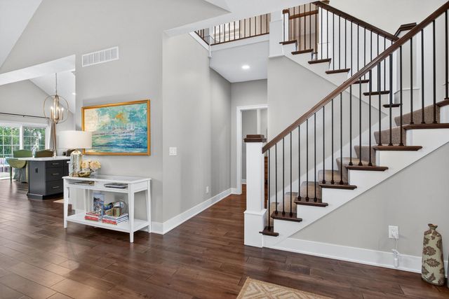6925 Grover Station, Bettendorf, IA 52722