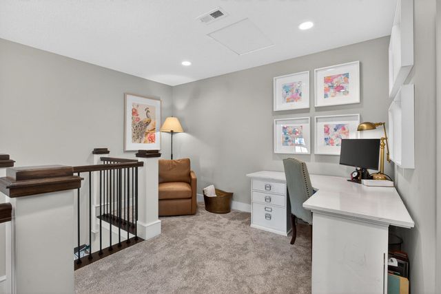 6925 Grover Station, Bettendorf, IA 52722