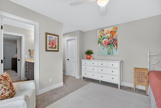 6925 Grover Station, Bettendorf, IA 52722
