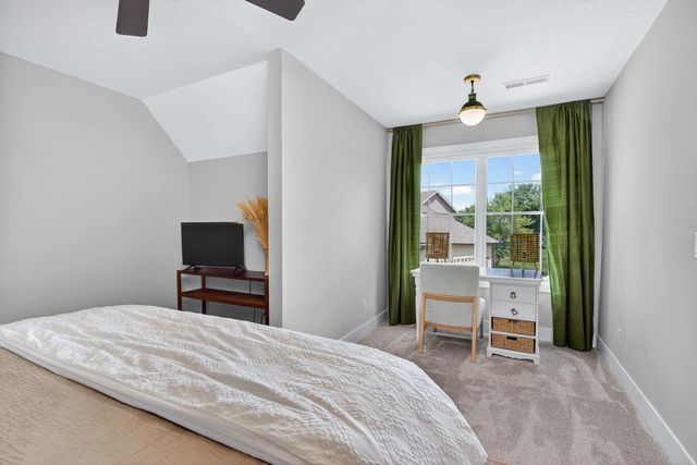 6925 Grover Station, Bettendorf, IA 52722