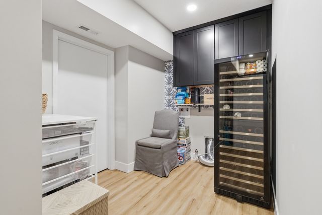 6925 Grover Station, Bettendorf, IA 52722