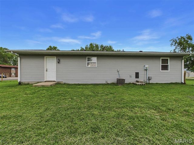 106 Lynn Street, Lebanon, IL 62254