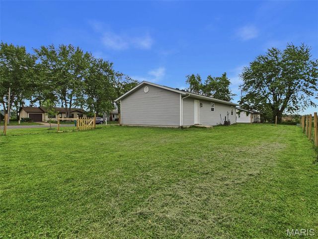 106 Lynn Street, Lebanon, IL 62254