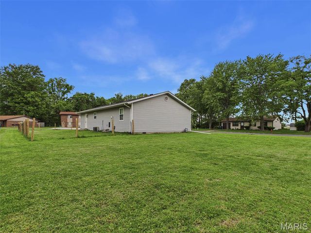 106 Lynn Street, Lebanon, IL 62254