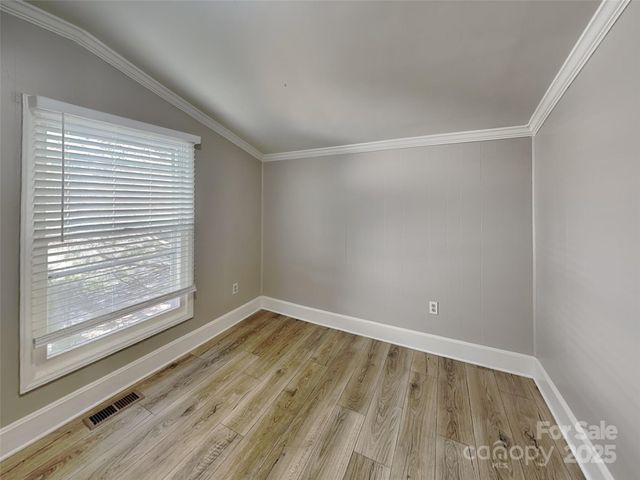 404 E Mills Avenue, Mooresville, NC 28115