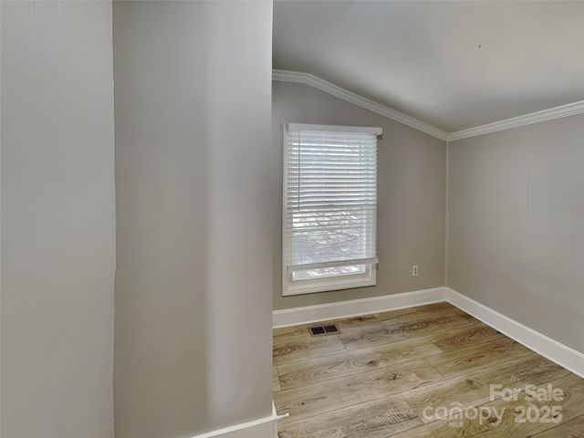 404 E Mills Avenue, Mooresville, NC 28115