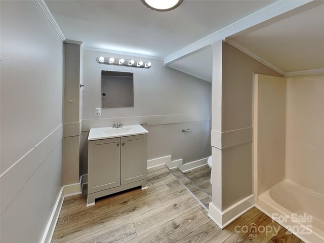 404 E Mills Avenue, Mooresville, NC 28115