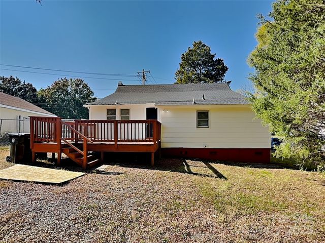 404 E Mills Avenue, Mooresville, NC 28115