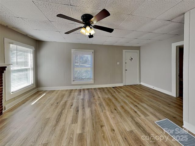 404 E Mills Avenue, Mooresville, NC 28115