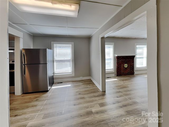 404 E Mills Avenue, Mooresville, NC 28115