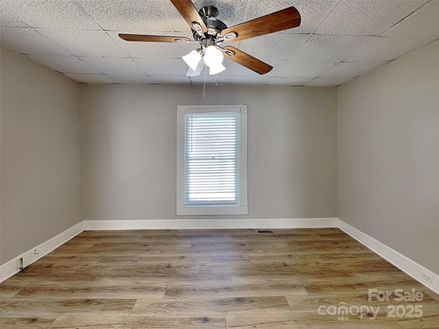 404 E Mills Avenue, Mooresville, NC 28115