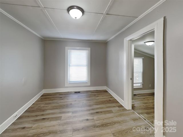 404 E Mills Avenue, Mooresville, NC 28115