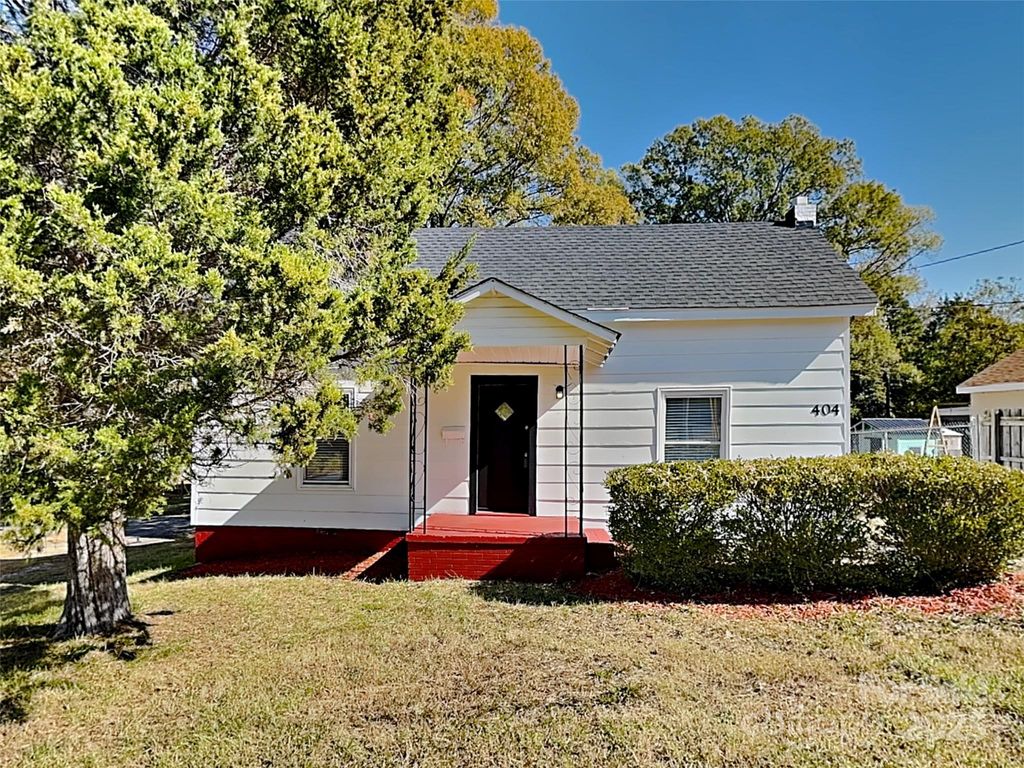 404 E Mills Avenue, Mooresville, NC 28115