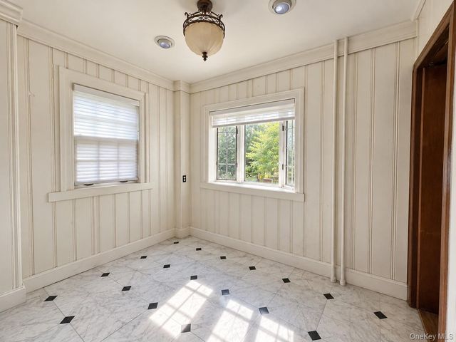 71 Arleigh Road, Great Neck, NY 11021