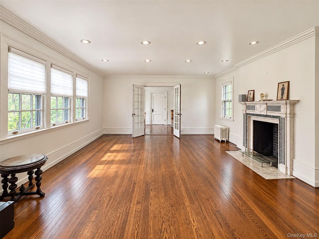 71 Arleigh Road, Great Neck, NY 11021 — photo 3