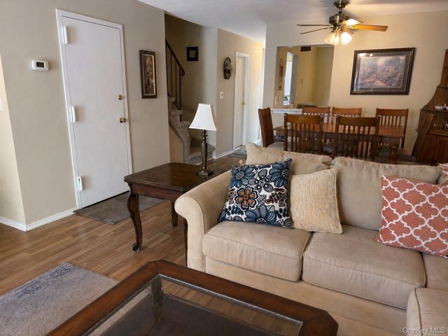 200 Hilton Avenue 20, Hempstead, NY 11550