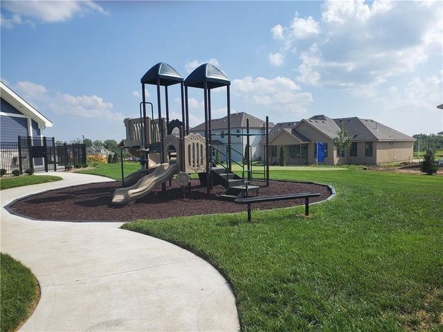 17410 W 169th Place, Olathe, KS 66062