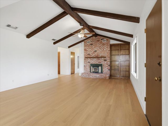 2411 N Ring Avenue, Fresno, CA 93723