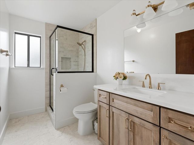 2411 N Ring Avenue, Fresno, CA 93723