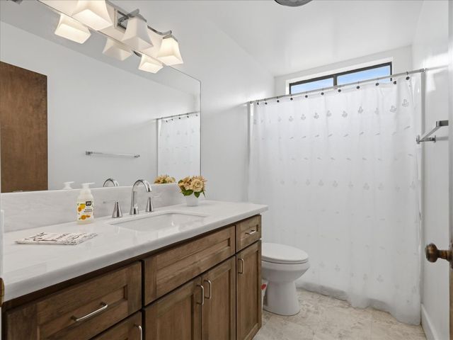 2411 N Ring Avenue, Fresno, CA 93723